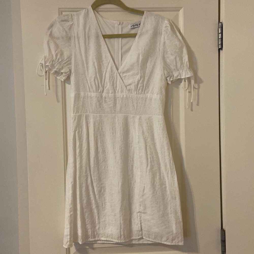 White puff sleeve mini dress